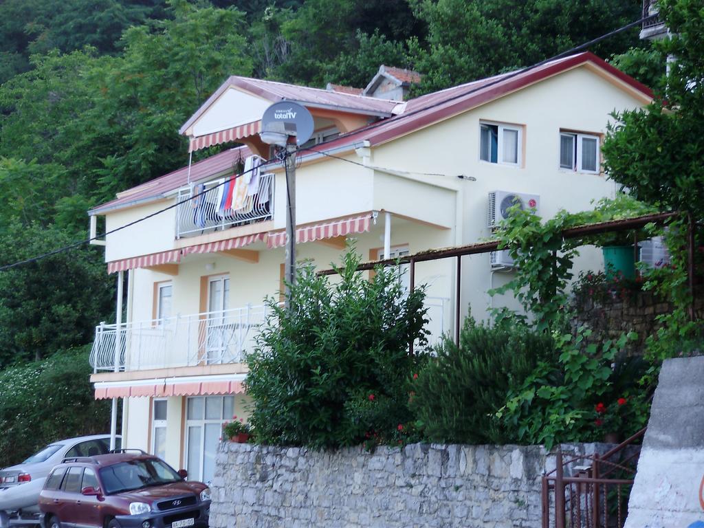Apartments Olga Тиват Экстерьер фото